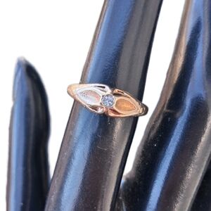 Vintage Avon Gold Tone Scalloped Solitaire Ring Faux Diamond